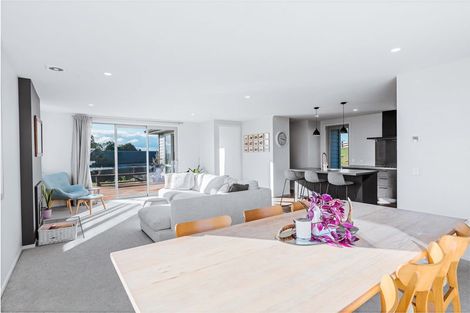 Photo of property in 5 Glendas Way, Acacia Bay, Taupo, 3385