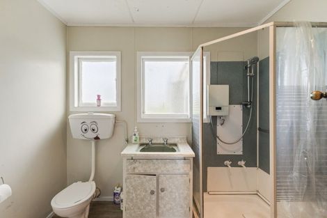 Photo of property in 3 Wiremu Place, Blagdon, New Plymouth, 4310