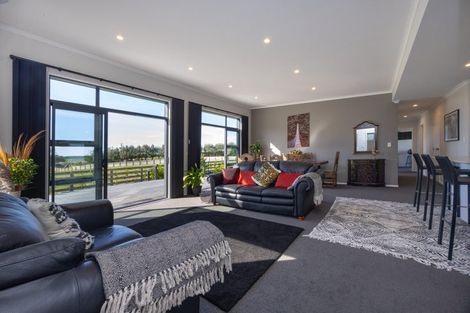 Photo of property in 567 Lethbridge Road, Halcombe, 4775