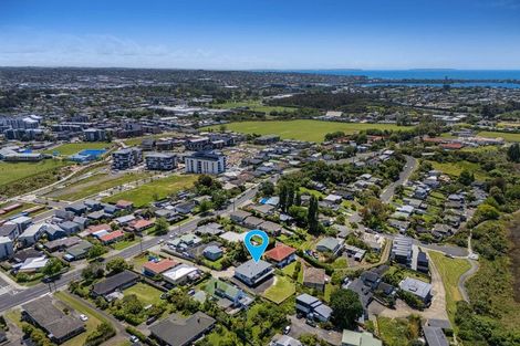 Photo of property in 1/63 College Road, Northcote, Auckland, 0627