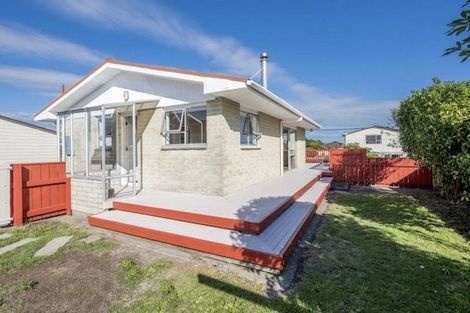 Photo of property in 56 Toi Street, Otaki Beach, Otaki, 5512