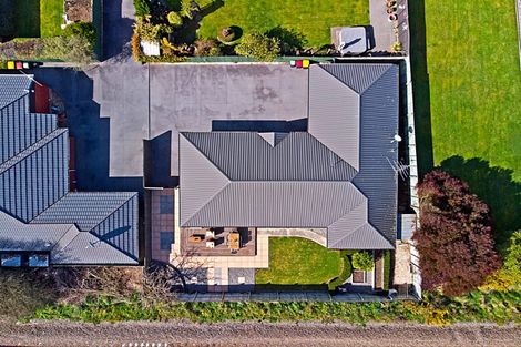 Photo of property in 7 Thicket Close, Redwood, Christchurch, 8051