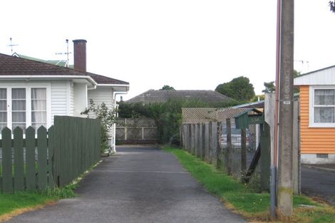 Photo of property in 59 Fairdene Avenue, Henderson, Auckland, 0610