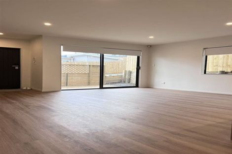 Photo of property in 8a Neptune Avenue, Beach Haven, Auckland, 0626