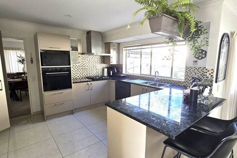 Photo of property in 2 Carbisdale Road, Flat Bush, Auckland, 2016
