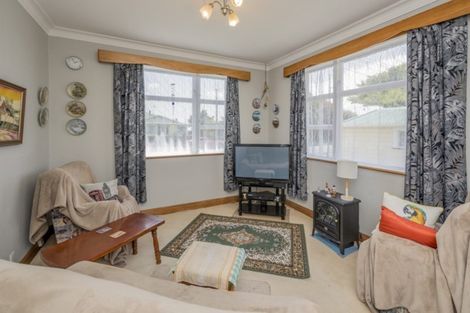 Photo of property in 30 Sussex Street, Levin, 5510