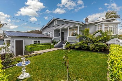 Photo of property in 24 Norwood Road, Bayswater, Auckland, 0622