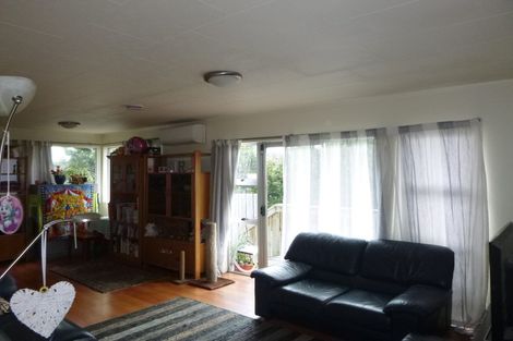 Photo of property in 66 Reynella Drive, Massey, Auckland, 0614