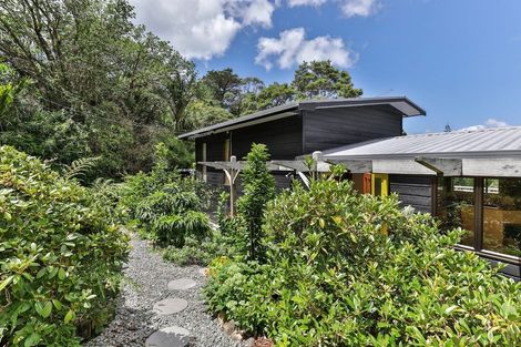 Photo of property in 37 York Road, Titirangi, Auckland, 0604