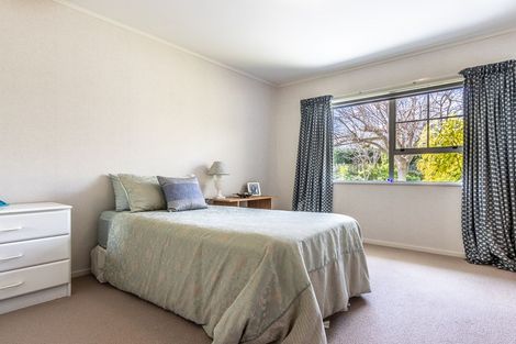 Photo of property in 3 Papawai Grove, Waikanae, 5036