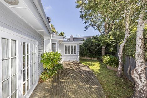 Photo of property in 31 Kiriwai Road, Paremata, Porirua, 5024