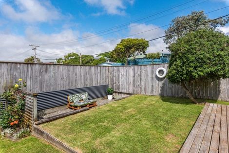 Photo of property in 33 Martin Road, Paraparaumu Beach, Paraparaumu, 5032