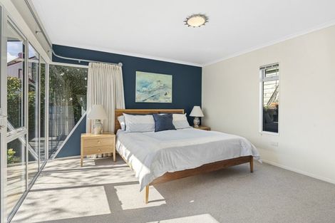 Photo of property in 32a Bayly Road, Moturoa, New Plymouth, 4310