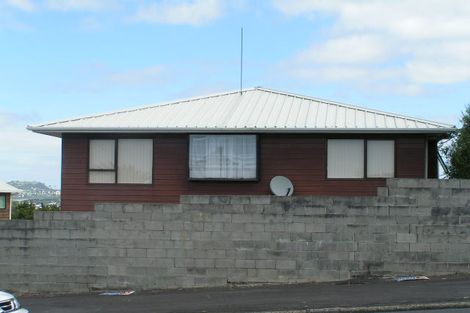Photo of property in 1/82 Onewa Road, Northcote Point, Auckland, 0627