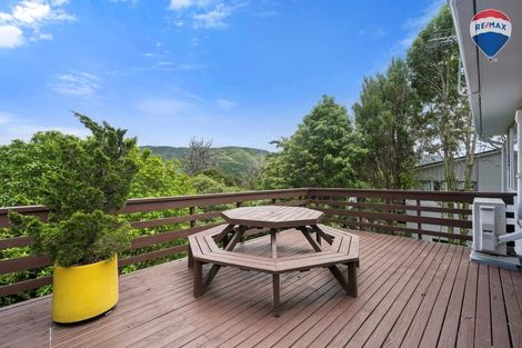 Photo of property in 86 Holborn Drive, Stokes Valley, Lower Hutt, 5019