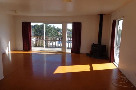 Photo of property in 42 Lilburn Crescent, Massey, Auckland, 0614