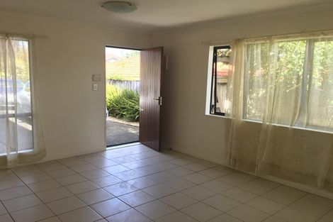 Photo of property in 14 Malin Place, Pinehill, Auckland, 0632