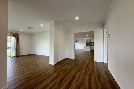 Photo of property in 1 Maple Lane, Huapai, Kumeu, 0810