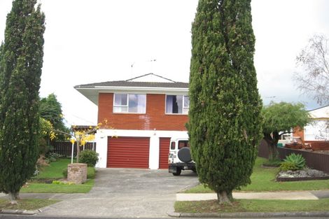 Photo of property in 18 Leewood Place, Pakuranga Heights, Auckland, 2010