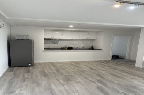 Photo of property in 322 Glenfield Road, Glenfield, Auckland, 0629