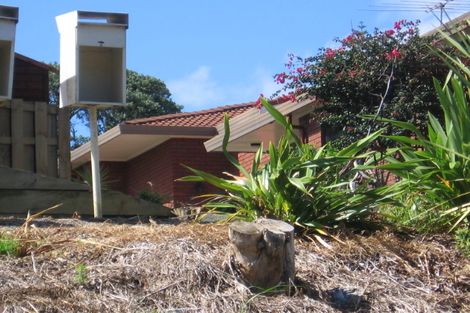 Photo of property in 13 Seaton Road, Murrays Bay, Auckland, 0630