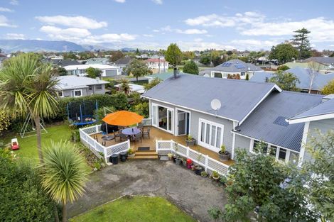Photo of property in 1 Oriel Place, Levin, 5510