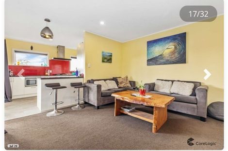 Photo of property in 10 Bishop Street, Green Bay, Auckland, 0604