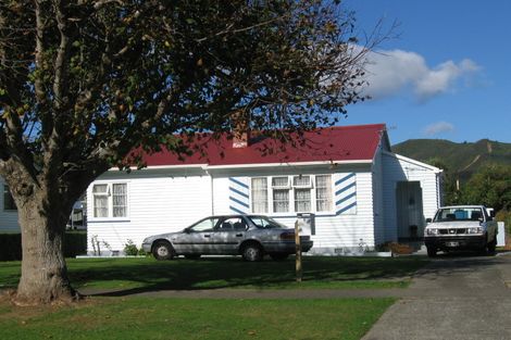 Photo of property in 4 Athlone Crescent, Boulcott, Lower Hutt, 5011