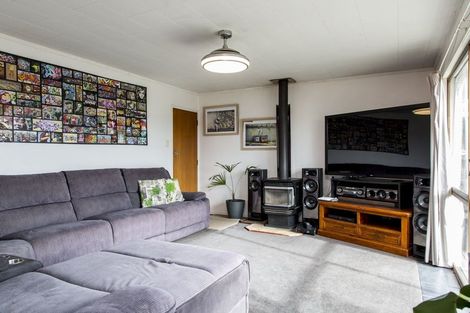 Photo of property in 17 Rautawhiri Road, Helensville, 0800