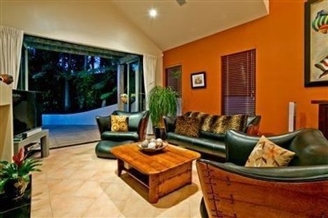 Photo of property in 16 Mayall Avenue, Beach Haven, Auckland, 0626