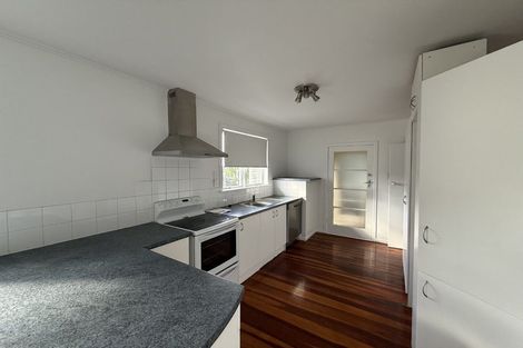 Photo of property in 5 Trelawn Place, Cockle Bay, Auckland, 2014