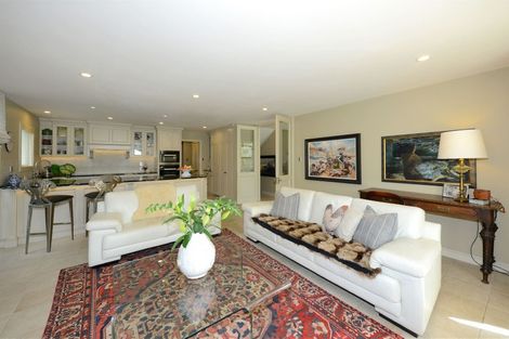 Photo of property in 87 Fendalton Road, Fendalton, Christchurch, 8014