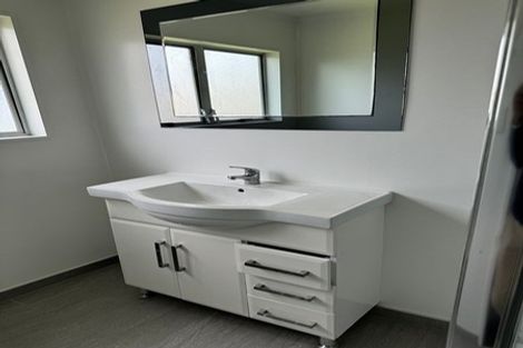 Photo of property in 1/42 Moncrieff Avenue, Clendon Park, Auckland, 2103