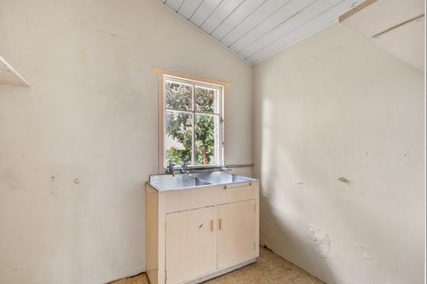 Photo of property in 16 Liverpool Street, Levin, 5510