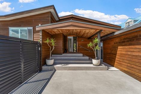 Photo of property in 32 Kahurangi Place, Snells Beach, 0920