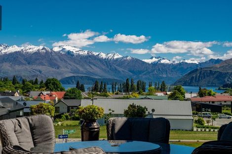 Photo of property in 15 Little Alpha Loop, Wanaka, 9305