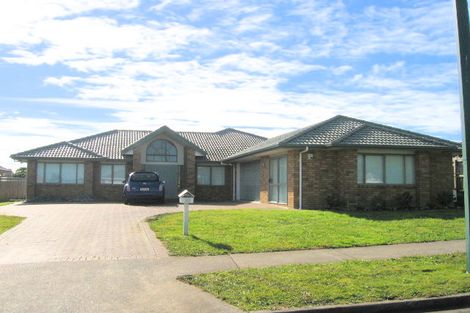 Photo of property in 30 Maghera Drive, East Tamaki Heights, Auckland, 2016