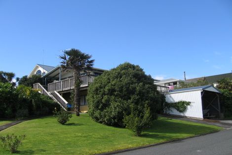 Photo of property in 2 Rewa Place, Russell, 0202
