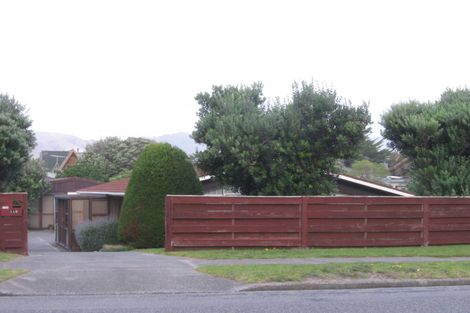 Photo of property in 118 Tutere Street, Waikanae Beach, Waikanae, 5036