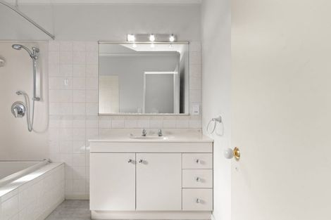 Photo of property in 93 Taylor Street, Cambridge, 3434