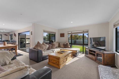 Photo of property in 19 Brompton Close, Richmond Heights, Taupo, 3330