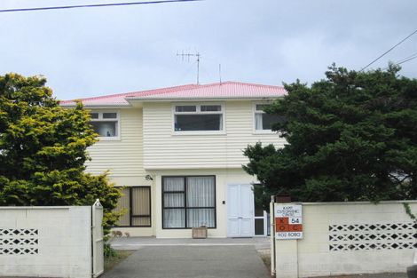 Photo of property in 54 Seaview Road, Paraparaumu Beach, Paraparaumu, 5032