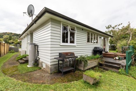 Photo of property in 18 Whangakoko Grove, Birchville, Upper Hutt, 5018