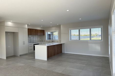 Photo of property in 10 George Yee Place, Taradale, 4112