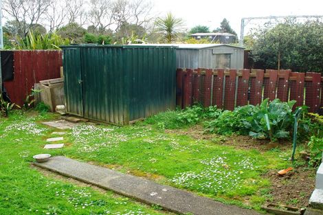 Photo of property in 2/8 Jennifer Place, Papatoetoe, Auckland, 2025