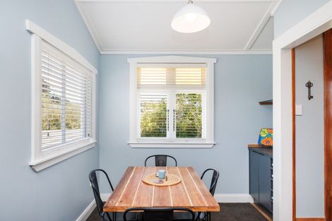 Photo of property in 28 Thames Street, Rongotea, 4476