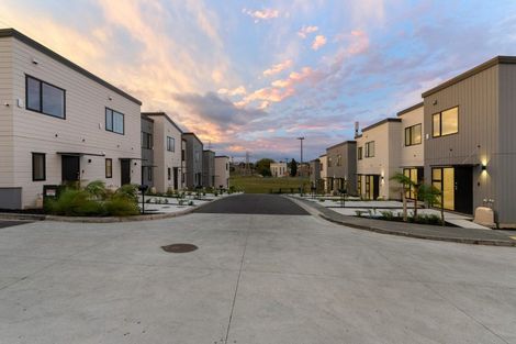 Photo of property in 15 Awhi Lane, Massey, 0614