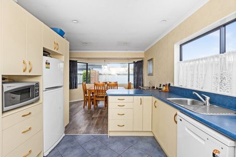 Photo of property in 15a Howard Road, Taradale, Napier, 4112
