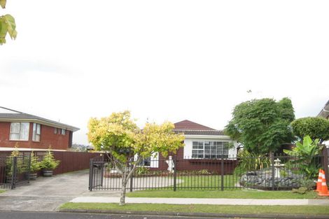 Photo of property in 16 Leewood Place, Pakuranga Heights, Auckland, 2010