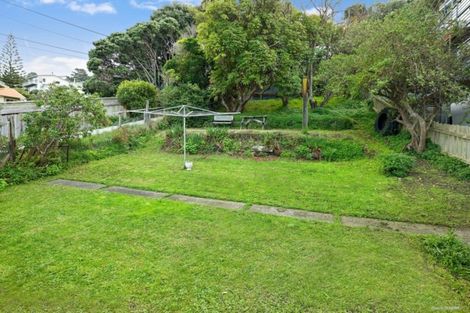 Photo of property in 54 Severn Street, Island Bay, Wellington, 6023